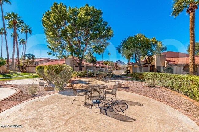 Building Photo - 5601 N 79th St