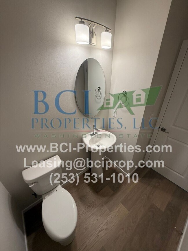 Building Photo - Welcome home to this Brand New 4 Bedroom h...