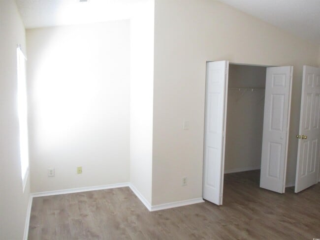 Building Photo - 121 Olde Towne Way
