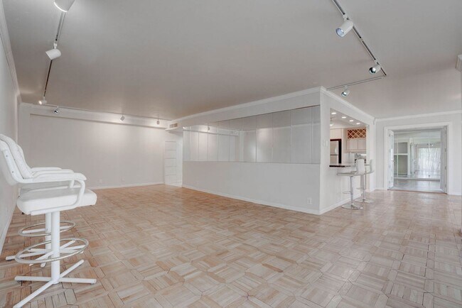 Building Photo - 3111 Bel Air Dr