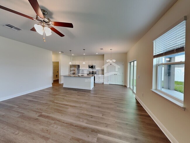 Building Photo - 1388 Sky Lks Dr