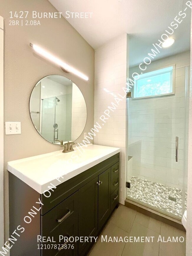 Building Photo - 1427 Burnet St