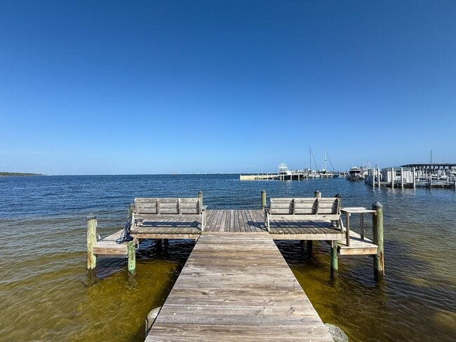 Building Photo - Completely renovated 2 bedroom 2 bath waterfront condo for rent near Pensacola Beach!
