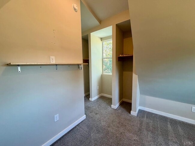 Building Photo - 630 Selene St