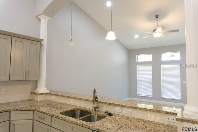 Building Photo - 64 Farmsworth Dr