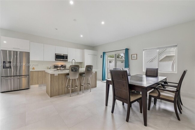 Building Photo - 640 Colson Dr