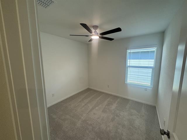 Building Photo - 423 Finch Cir
