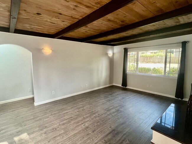 Building Photo - Single Family Home in Pacific Grove Neighb...