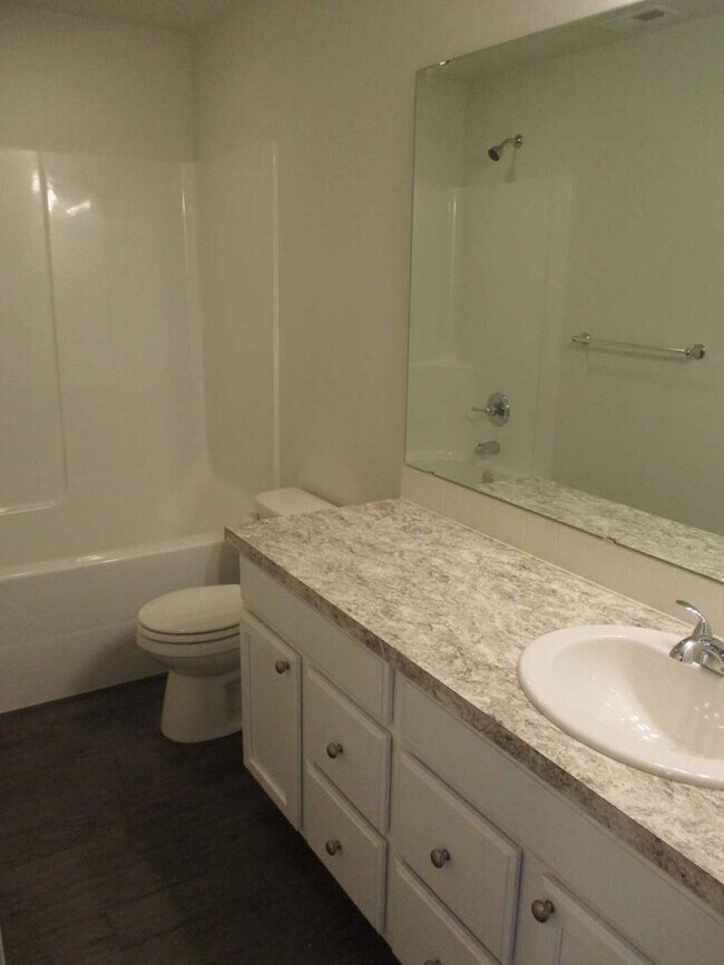 Building Photo - 3 Bedroom, 2.5 Bathroom Andasio Villiage H...