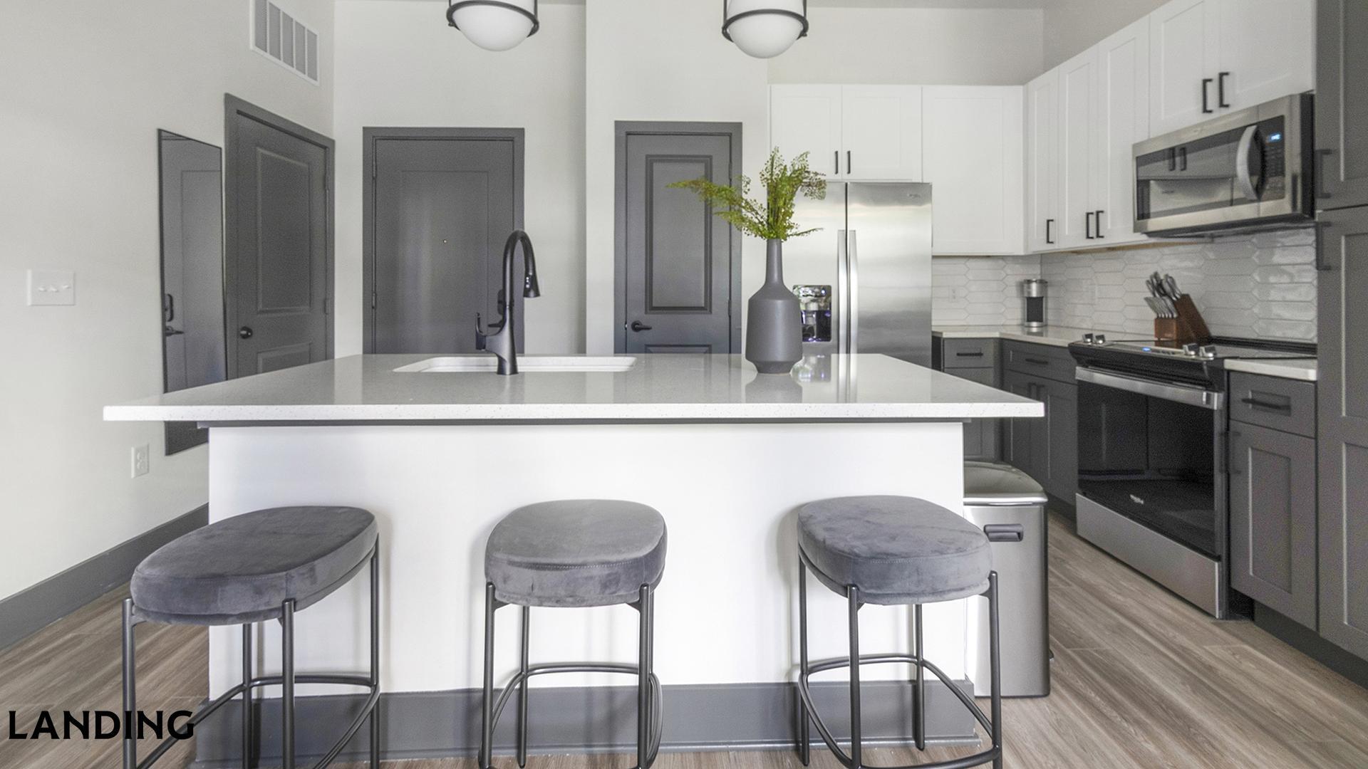 Building Photo - 944 Broadcast Pl