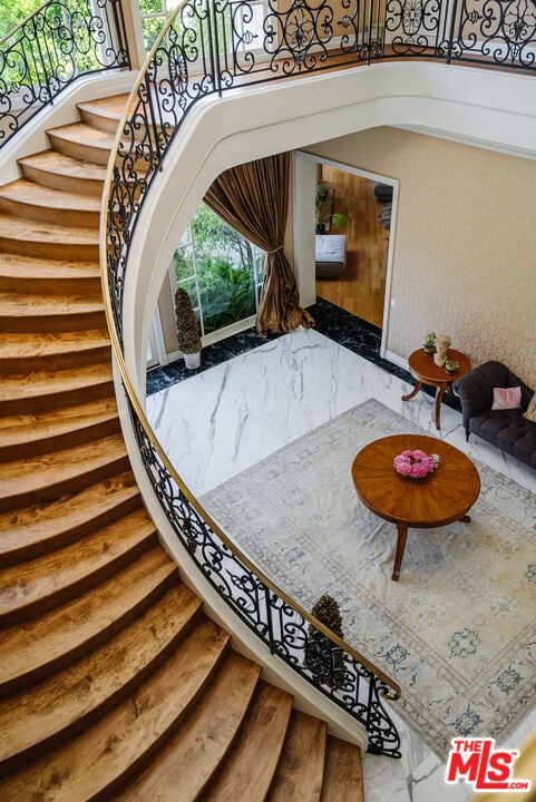 Building Photo - 24 Beverly Park Terrace