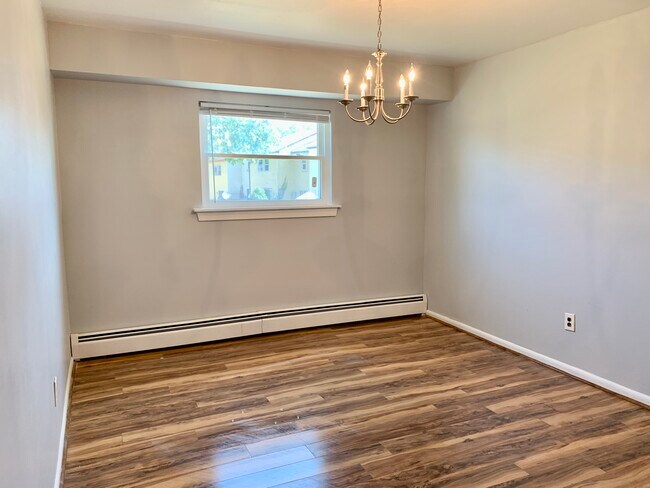 Building Photo - 1309 Walnut Ridge Est