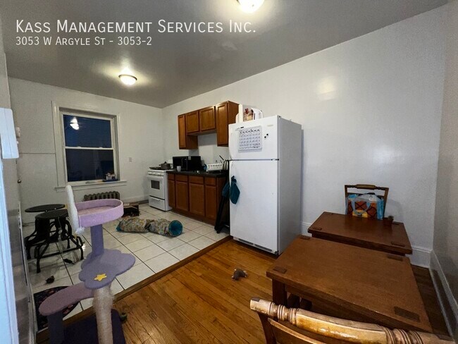 Building Photo - 3053 W Argyle St