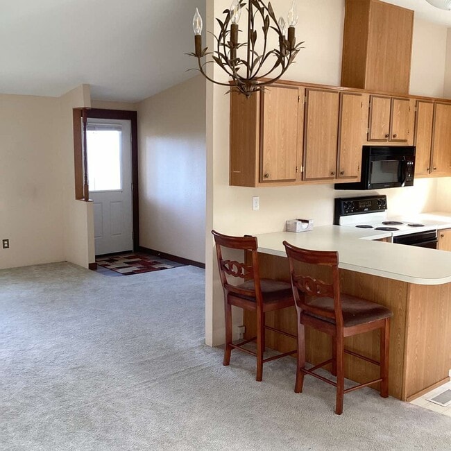 Building Photo - 103 SE 145th Dr