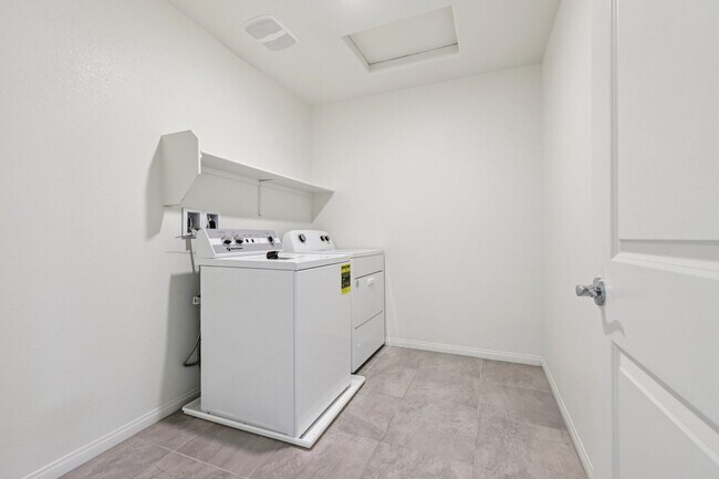 Building Photo - 10971 Meridian Flds Ave