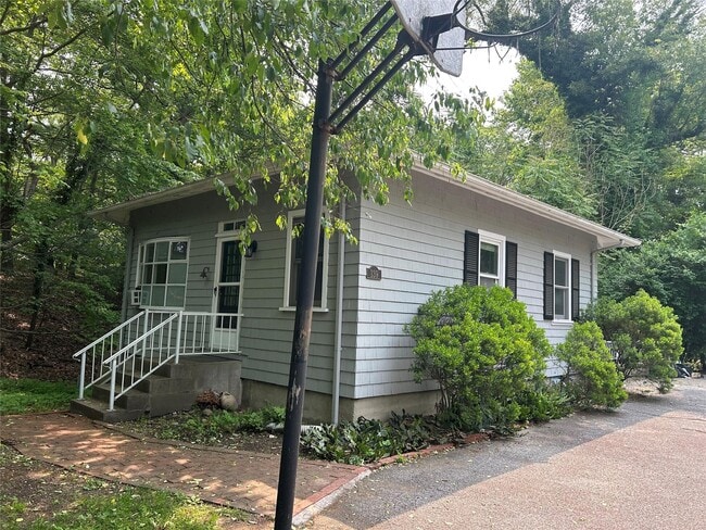 Building Photo - 139 Cove Neck Rd