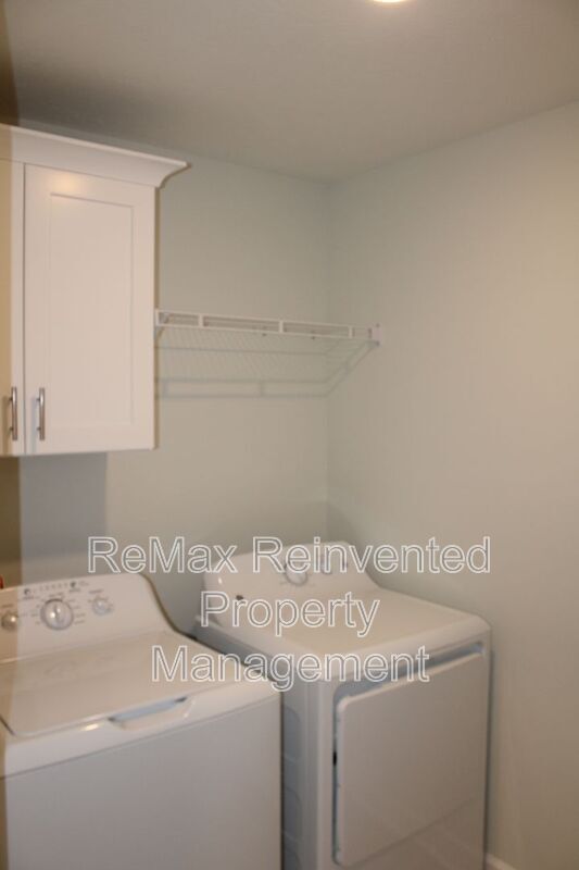 Building Photo - 921 Holbrook Dr