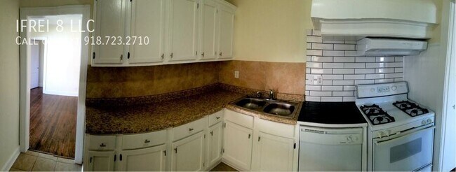 Building Photo - 2865 E Admiral Pl