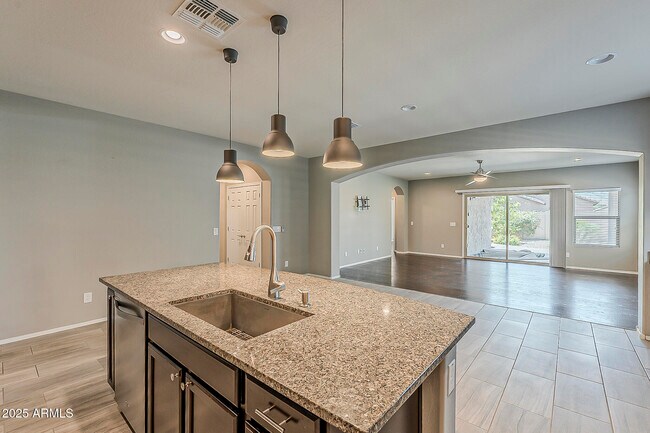 Building Photo - 10819 W Bronco Trail