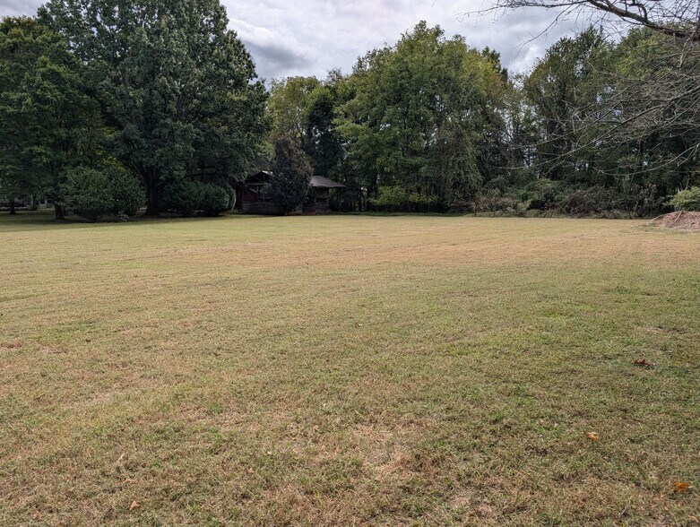 Building Photo - Room in House on Ranson Rd
