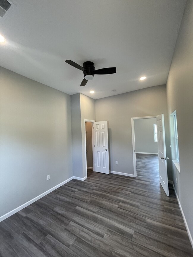 Building Photo - 1616 8th Ave