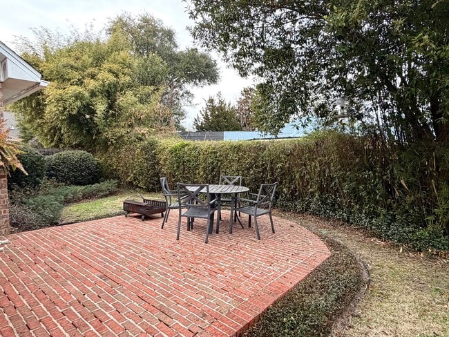 Building Photo - 3110 Leesburg Square
