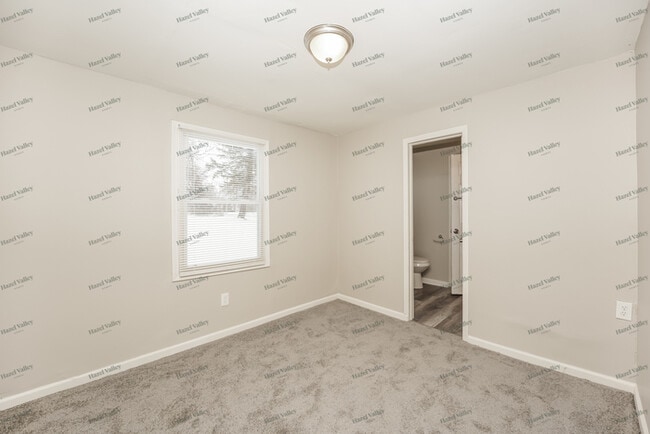 Building Photo - 1992 Oxford St