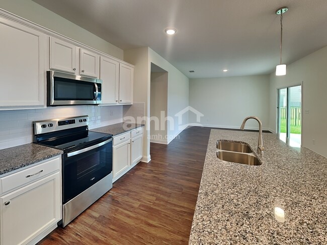 Building Photo - 240 Banyan Frst Dr