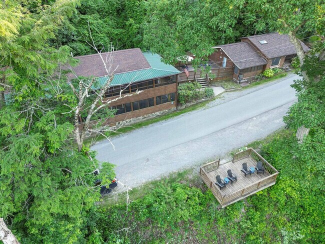 Building Photo - 90 Faulkner Rd