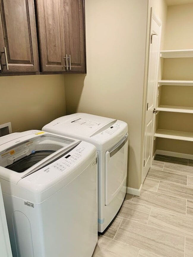 Building Photo - 5 bd 3.5 bath Bothell Single Family House ...