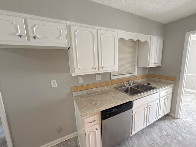 Building Photo - 4316 Springwind Rd