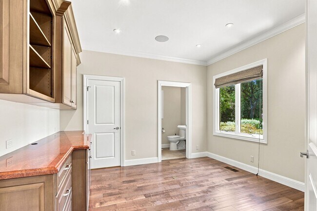 Building Photo - Beautiful 4-Bedroom 3.5-Bathroom Los Gatos Home