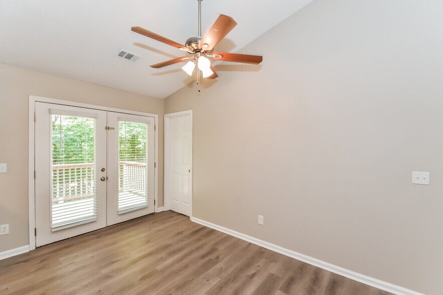 Building Photo - 2273 Ashton Dr