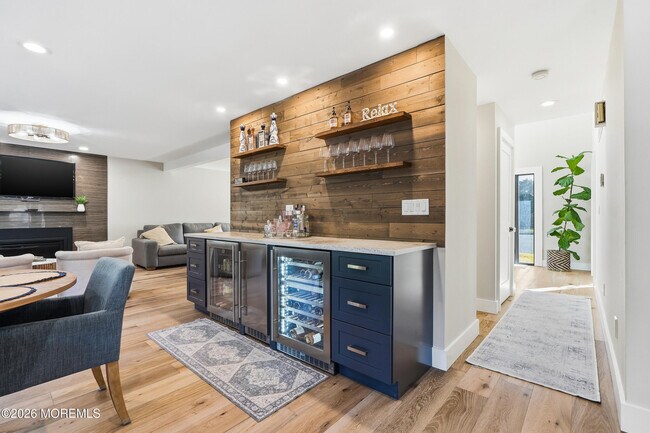 Building Photo - 8 Jackson Ct