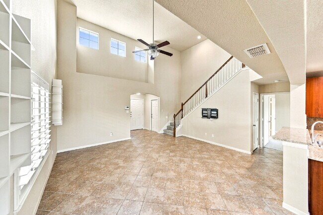 Building Photo - VIEWS VIEWS VIEWS! Ask about our rent incentives and Book your self guided tour today!