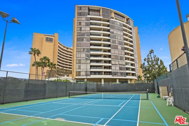 Primary Photo - 4316 Marina City Dr