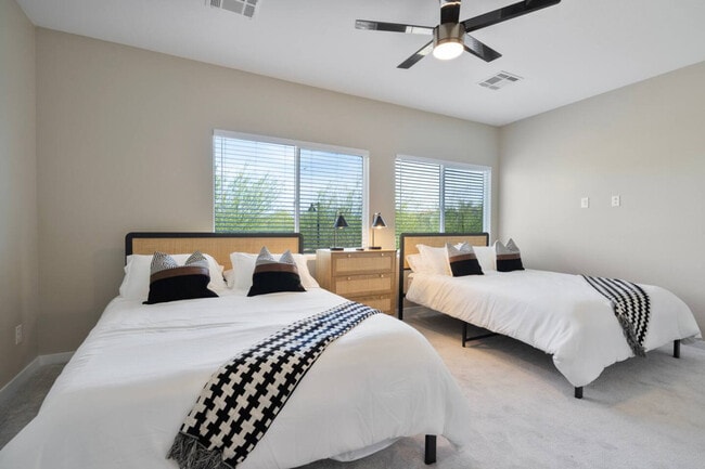 Building Photo - 16601 N Parkview Pl