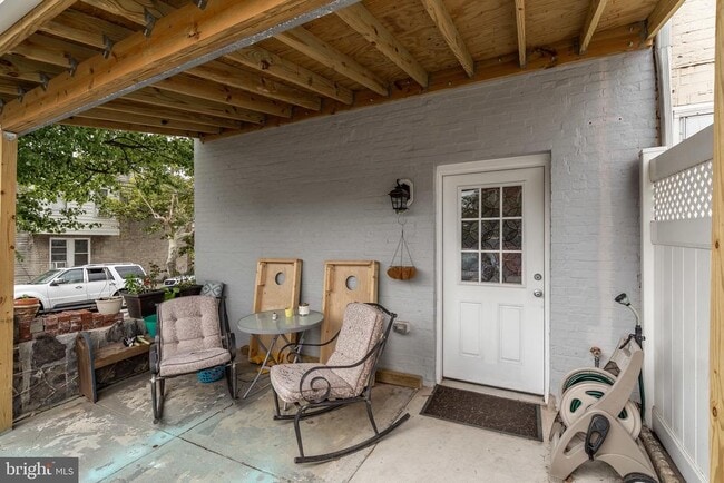 Building Photo - 365 Bonsal St