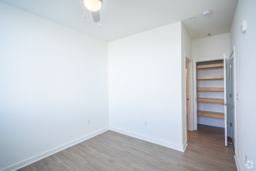 The Retreat- 1BR, 1BA - The Nest Scott's Addition