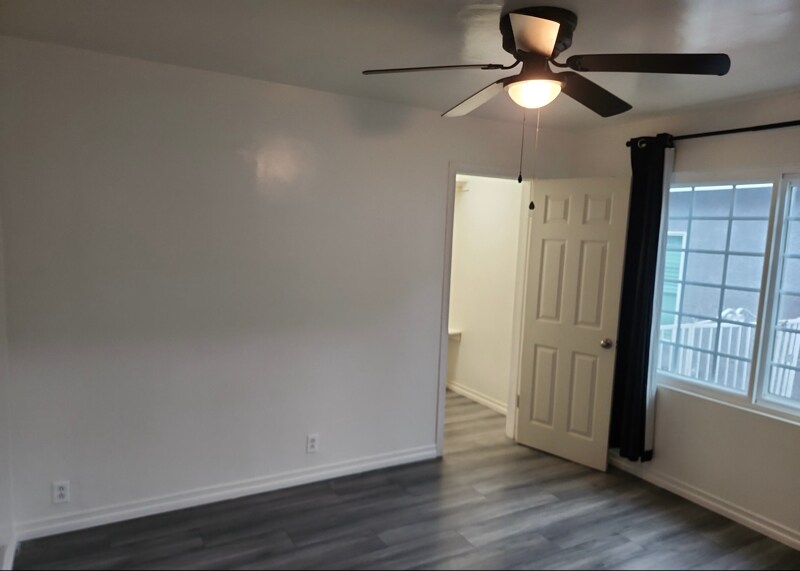 Building Photo - 306 W Sunkist St