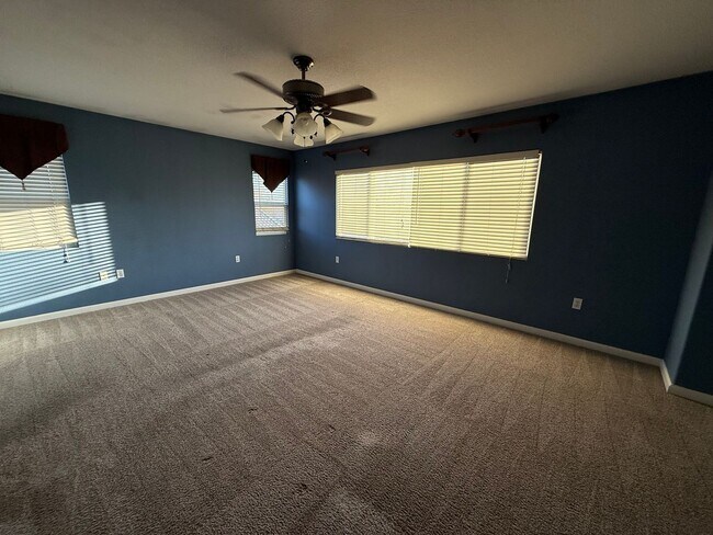 Building Photo - 3965 Collins St