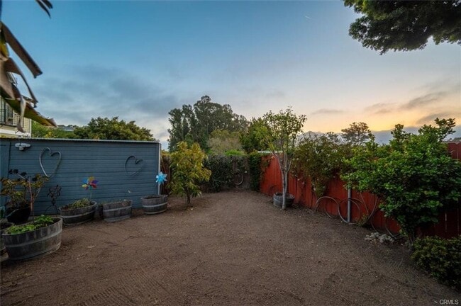 Building Photo - Charming 2 Bedroom, 2 Bathroom Bungalow wi...