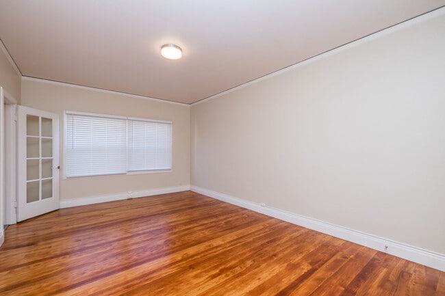 Building Photo - 226 Athol