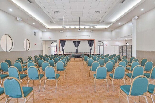 Building Photo - 3832 Sabal Springs Blvd