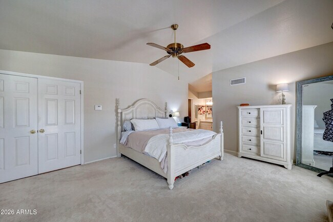 Building Photo - 2511 E Shaw Butte Dr