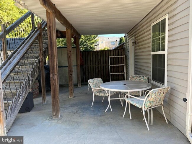 Building Photo - 199 Rumbling Rock Rd