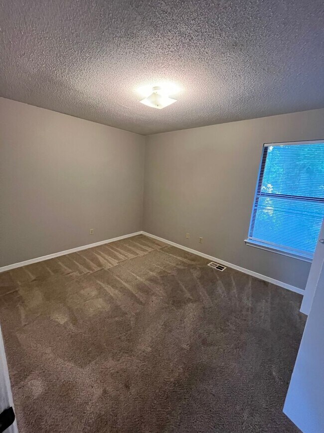 Building Photo - 618 Gap Creek Dr
