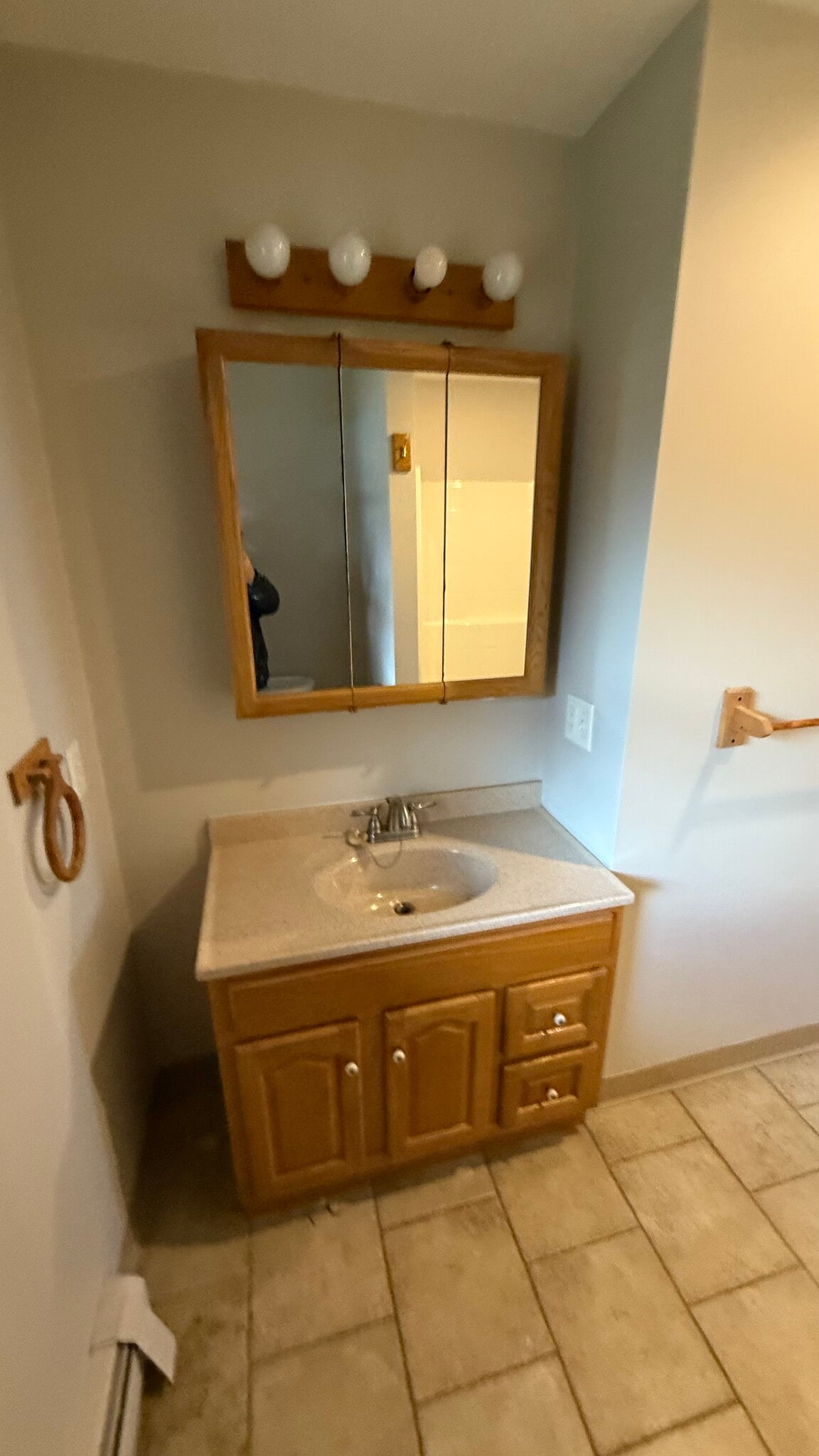 Bathroom - 41 Lakeview Pl