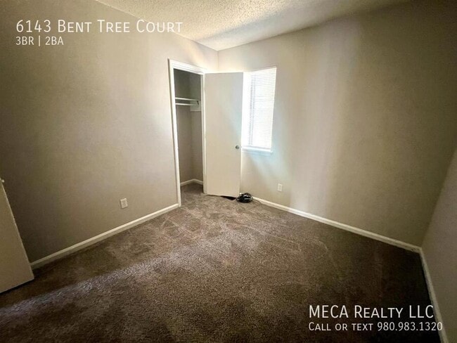 Building Photo - 6143 Bent Tree Ct