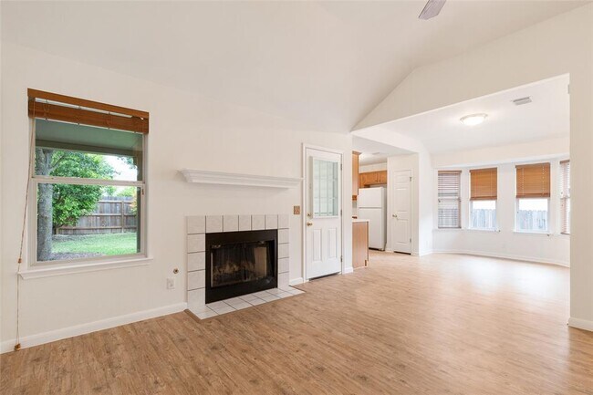 Primary Photo - 13806 Greinert Dr